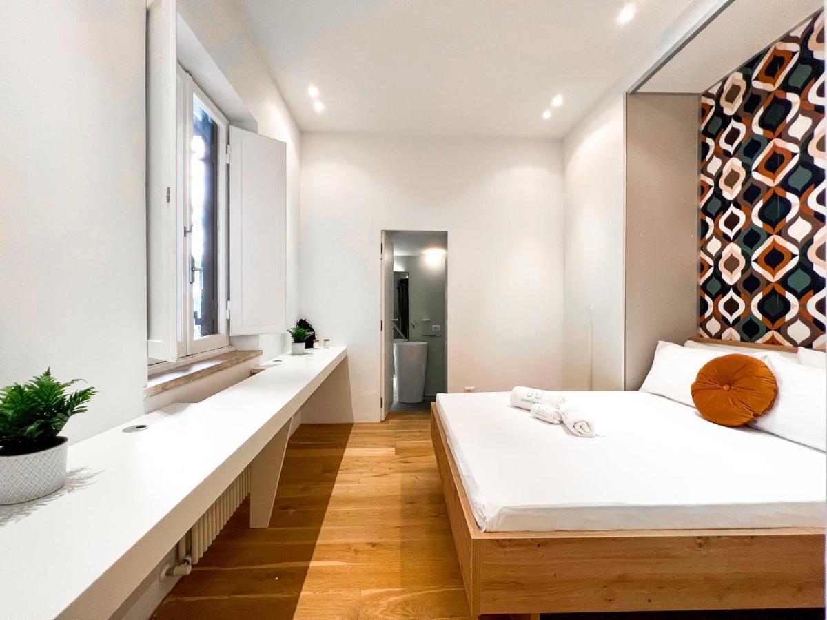 Luxury House & Secret Garden - Strategic Location, 100M To Metro B Apartment Рим Екстериор снимка